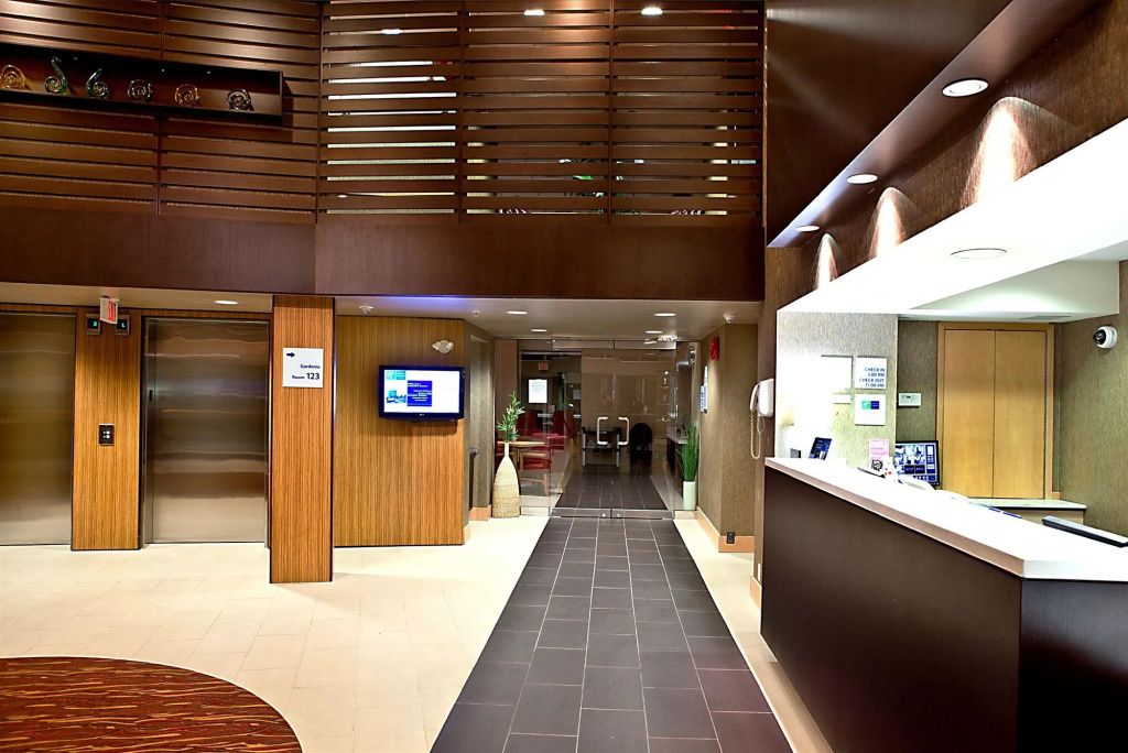 Receptionist
