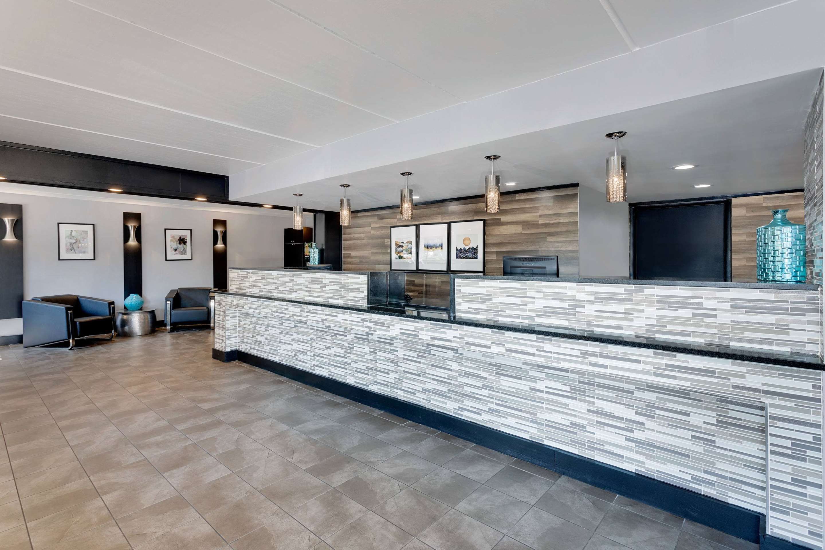 Receptionist