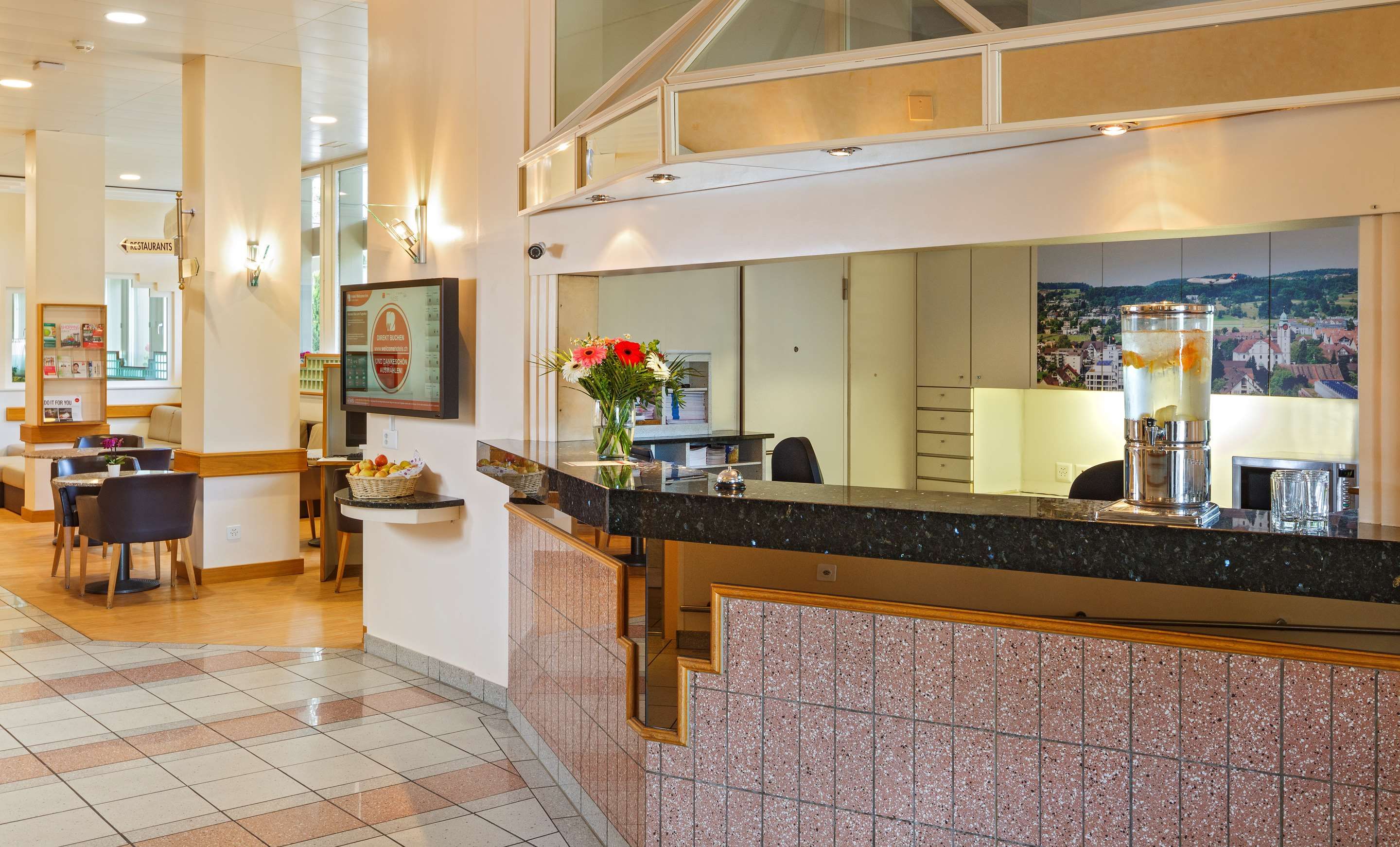 Receptionist