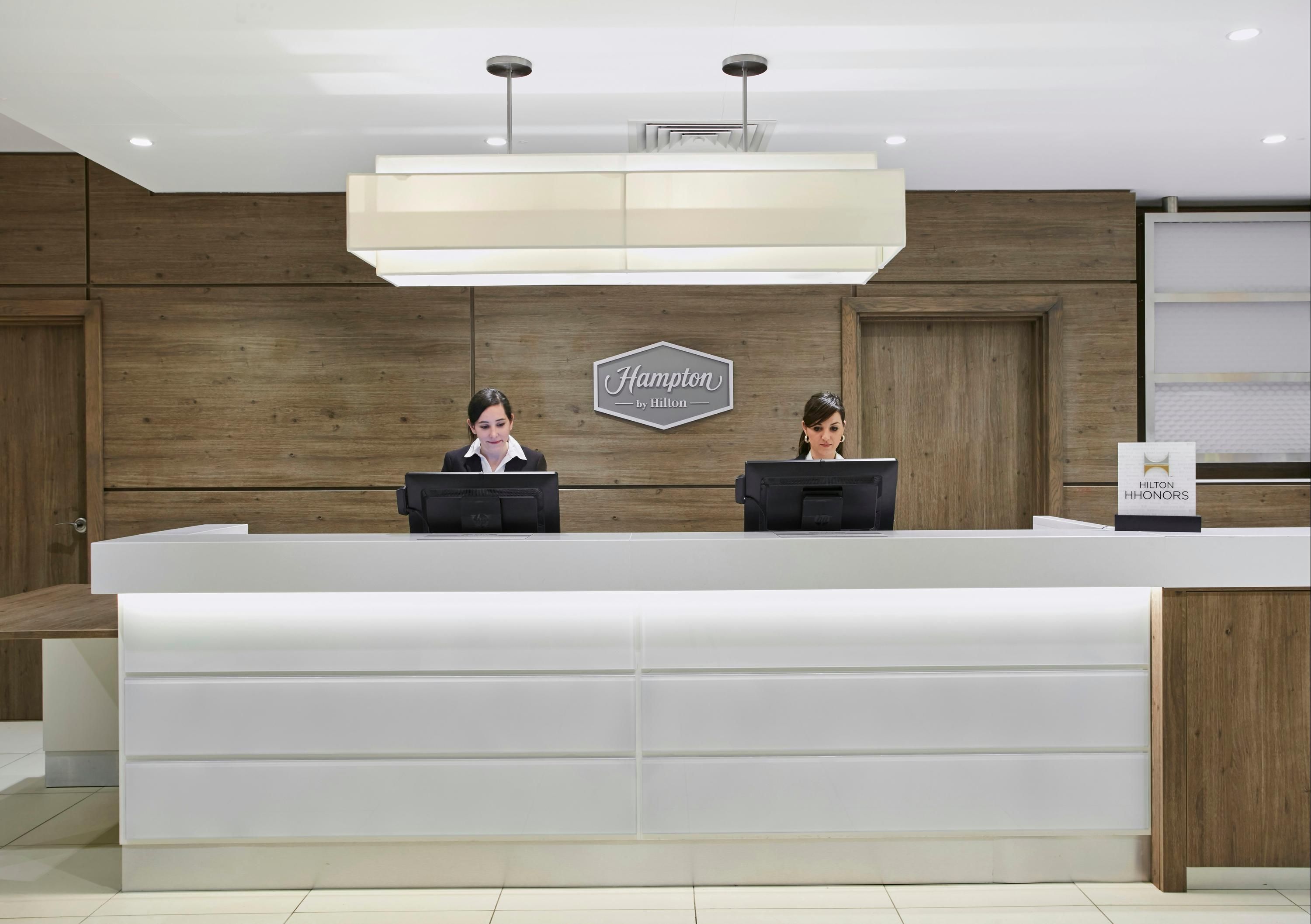 Receptionist