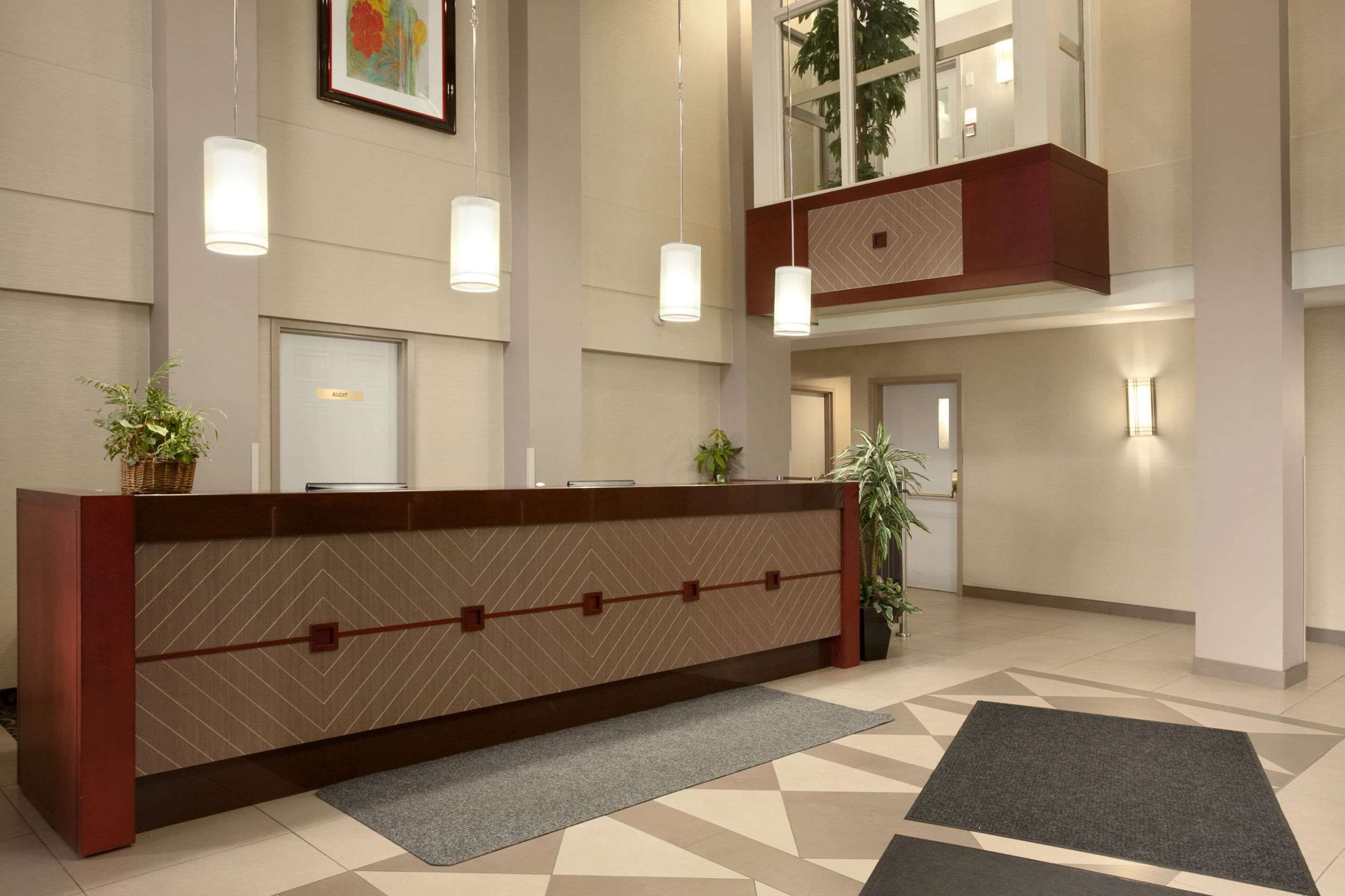 Receptionist