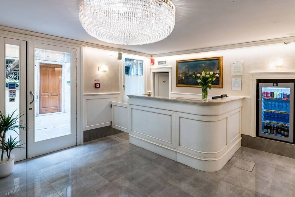 Receptionist