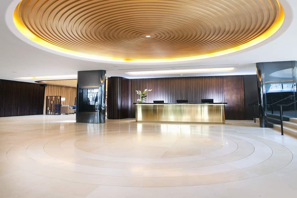 Receptionist