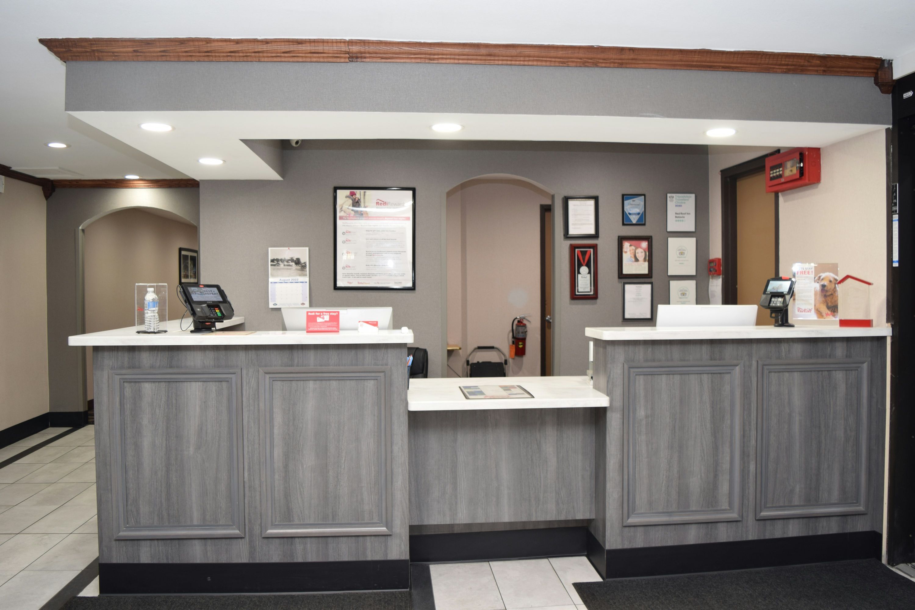 Receptionist