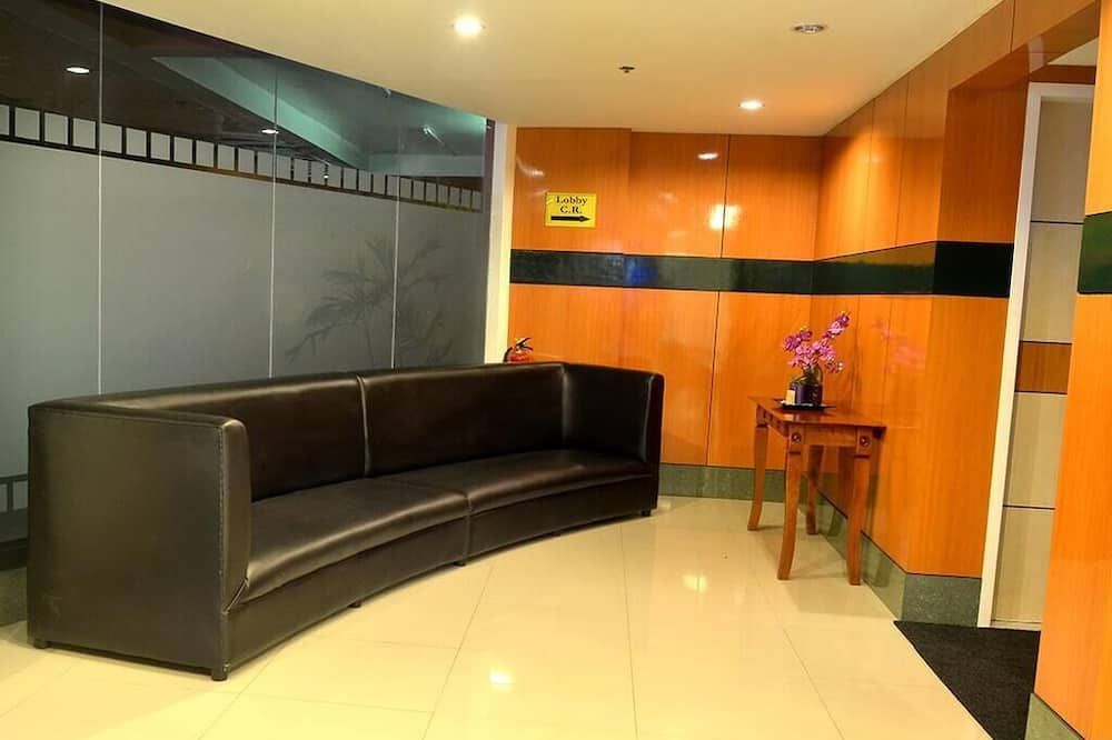 Receptionist