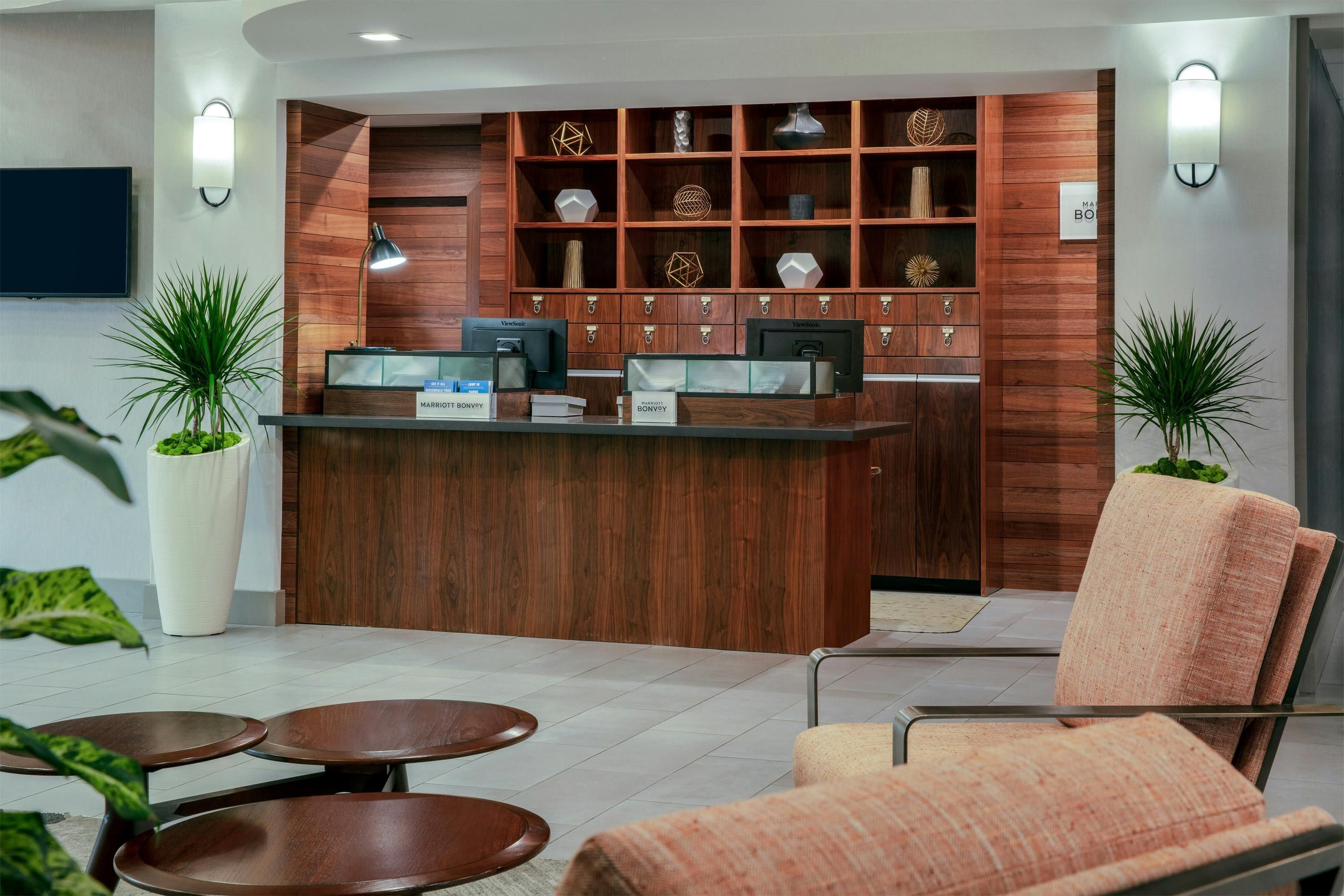 Receptionist