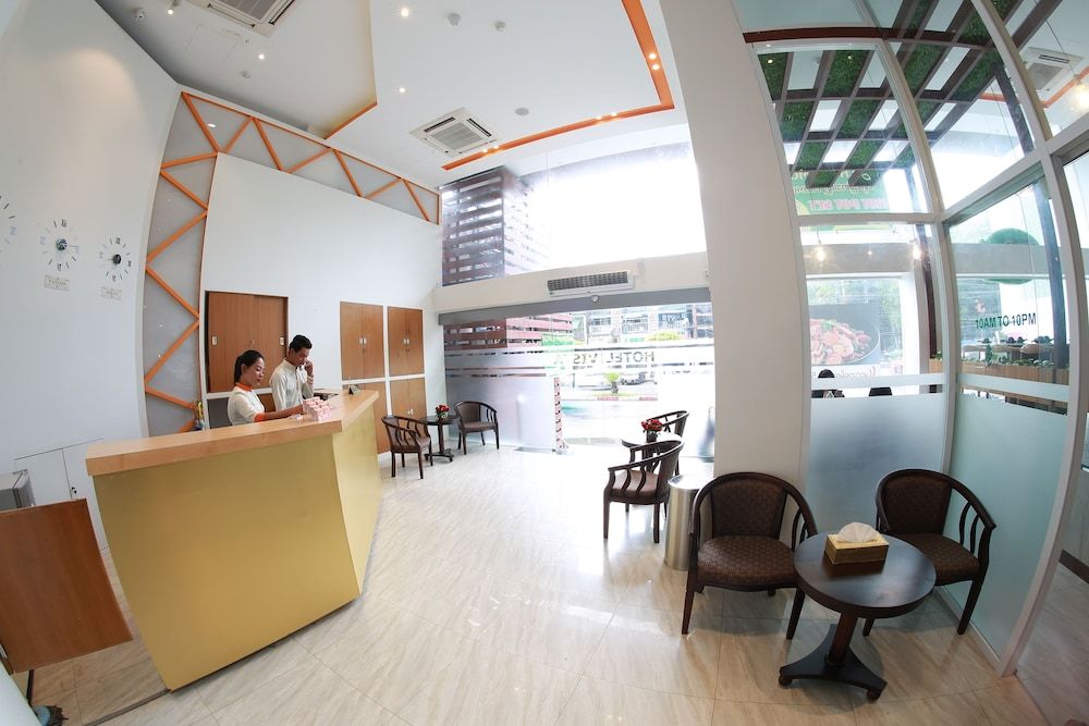 Receptionist