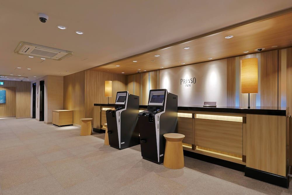 Receptionist