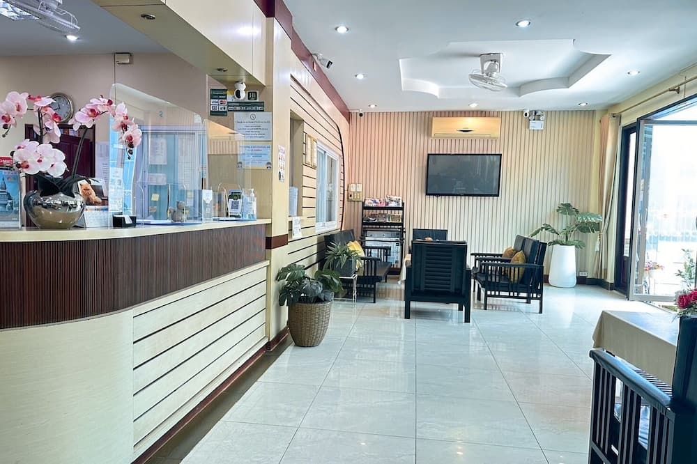 Receptionist