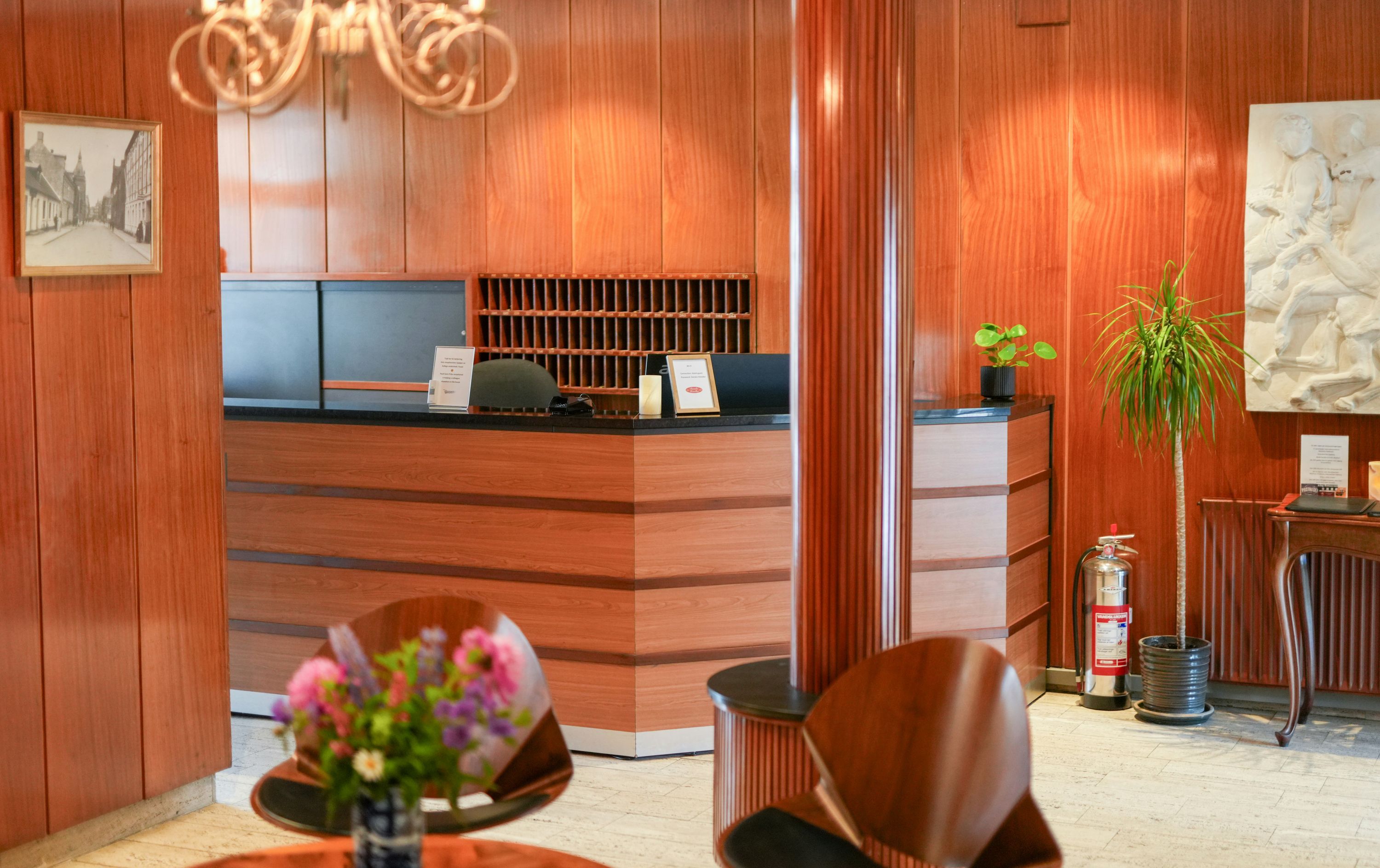 Receptionist