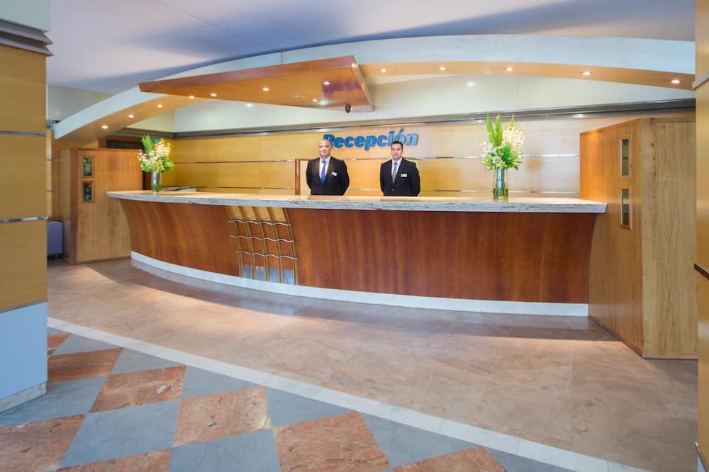 Receptionist