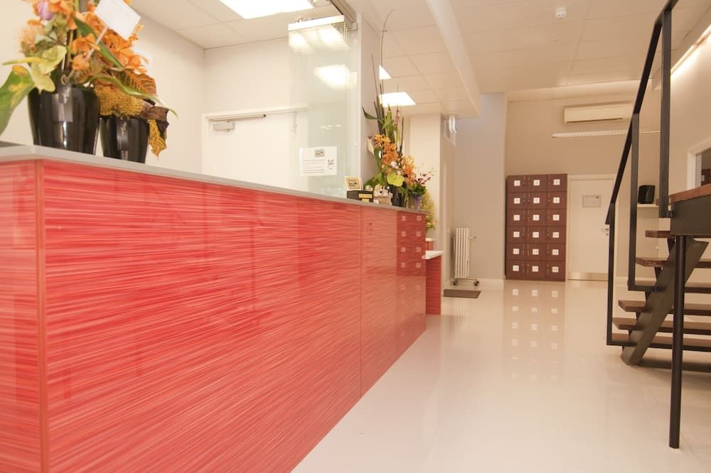 Receptionist