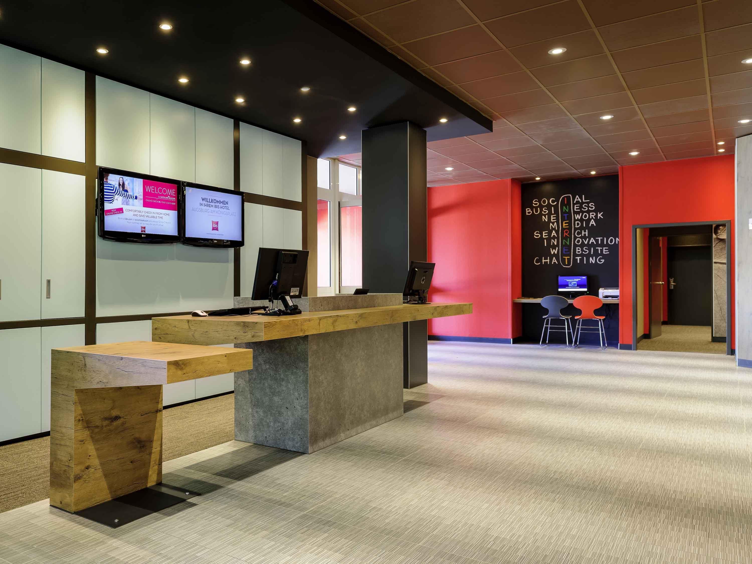 Receptionist