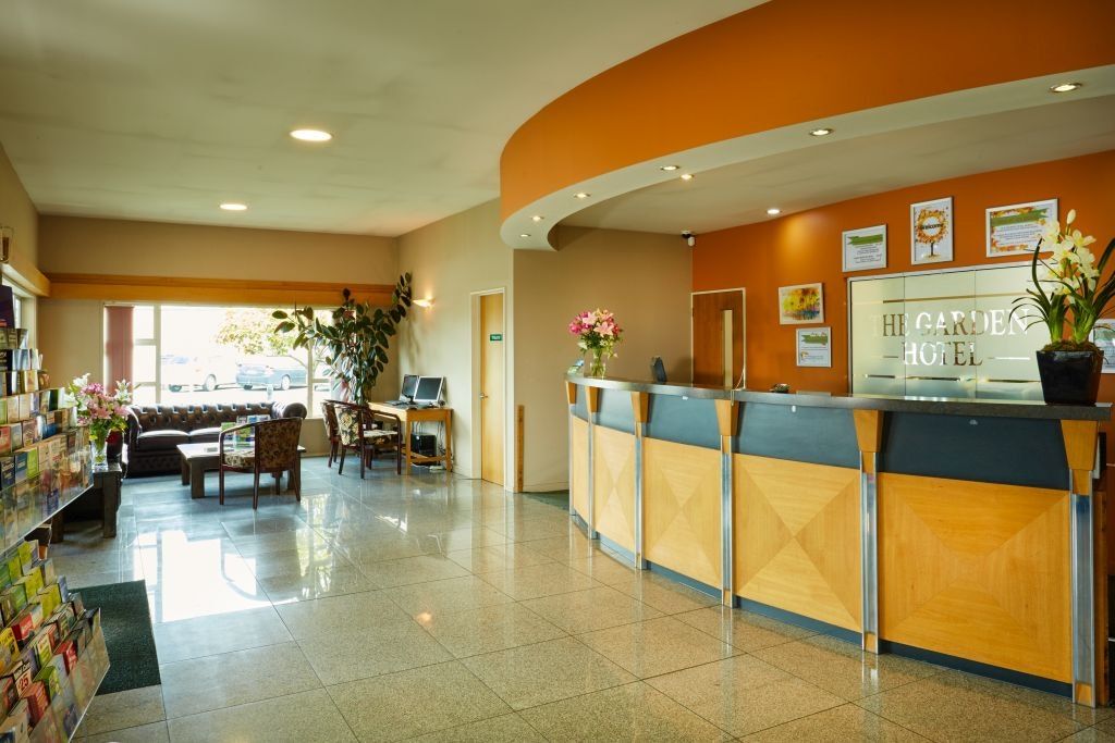 Receptionist