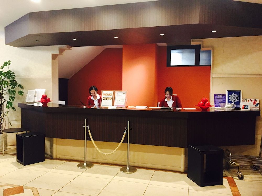 Receptionist