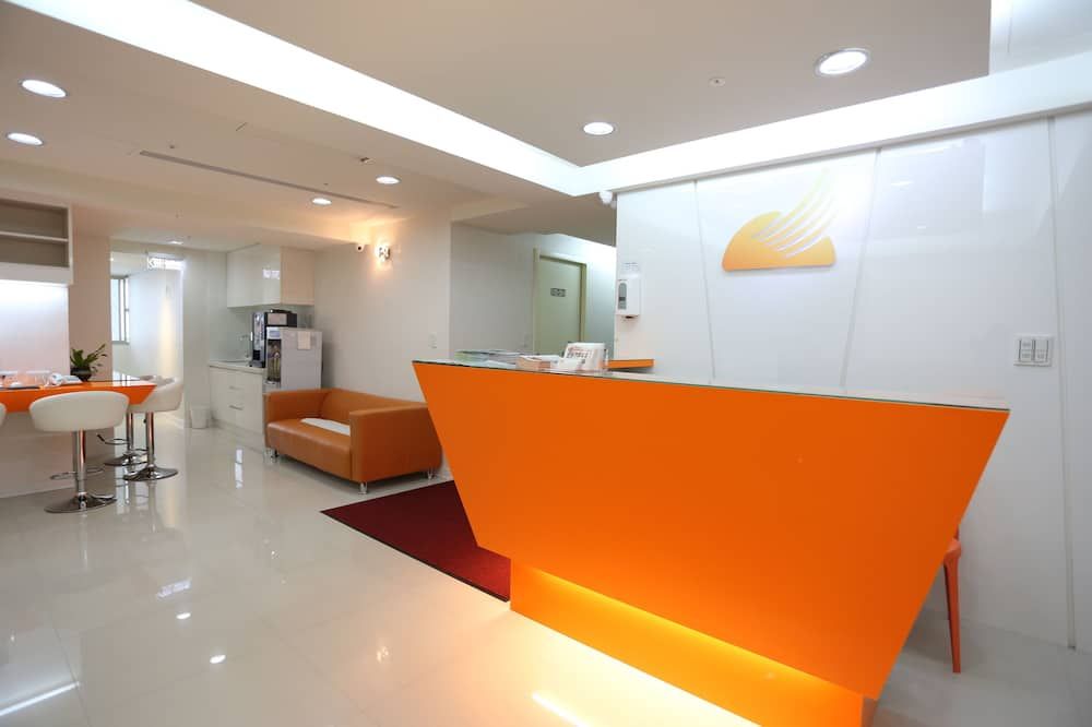 Receptionist