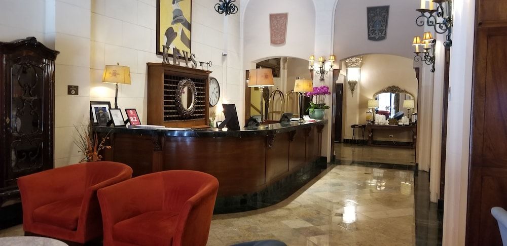 Receptionist