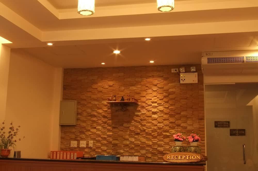 Receptionist