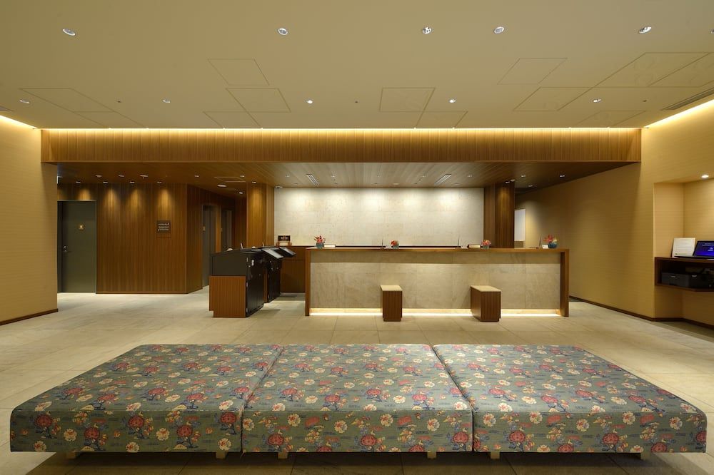 Receptionist
