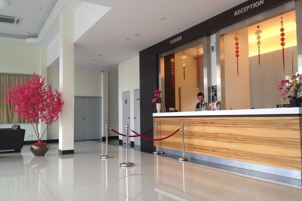 Receptionist