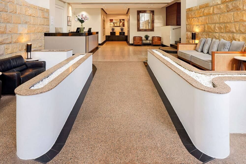 Receptionist