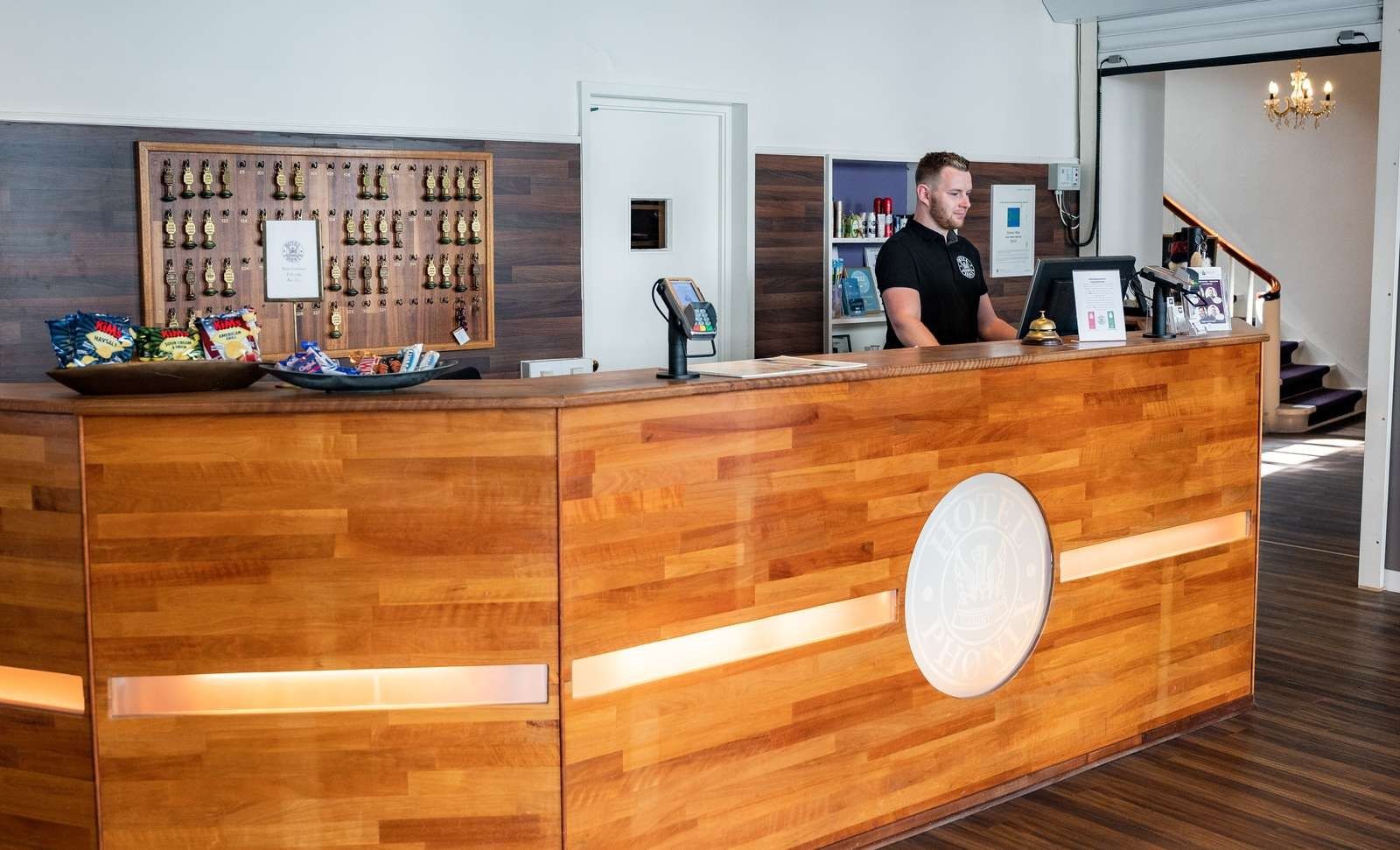 Receptionist