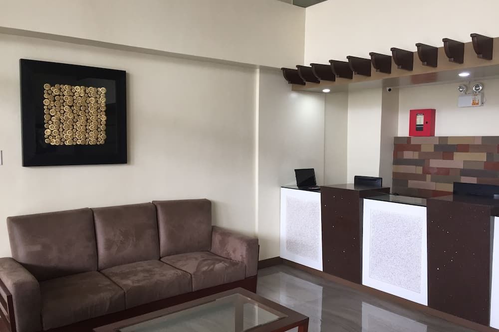 Receptionist