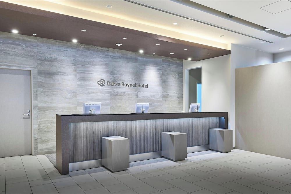 Receptionist