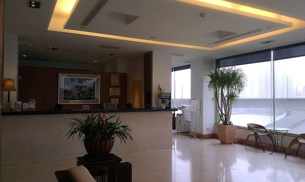 Receptionist