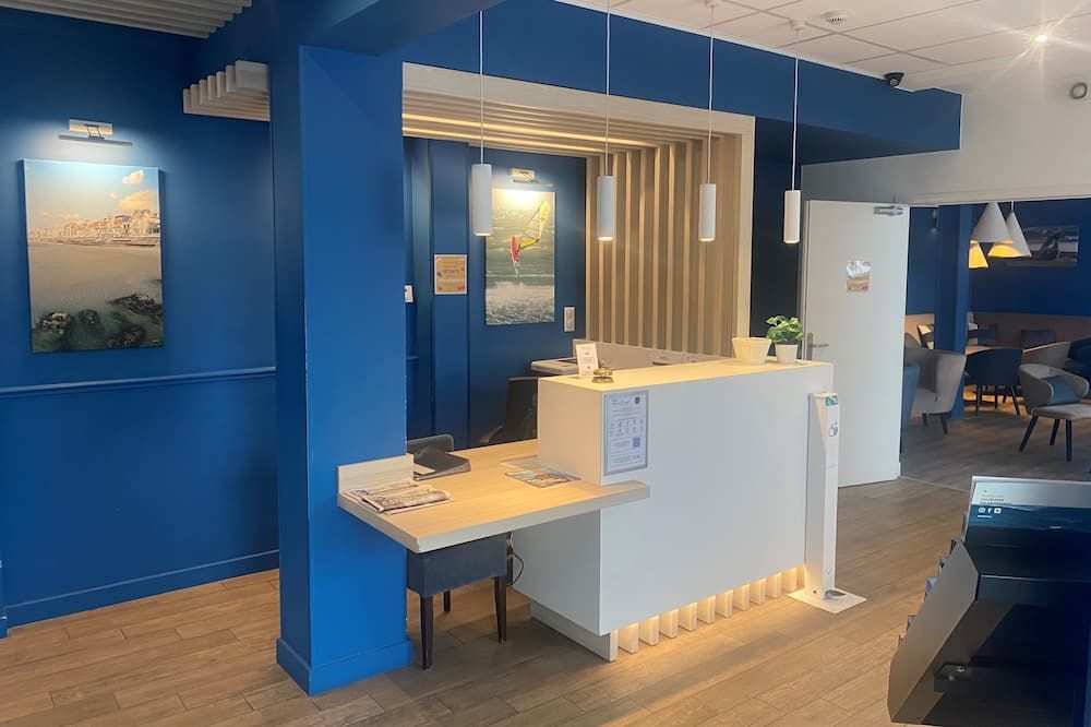 Receptionist