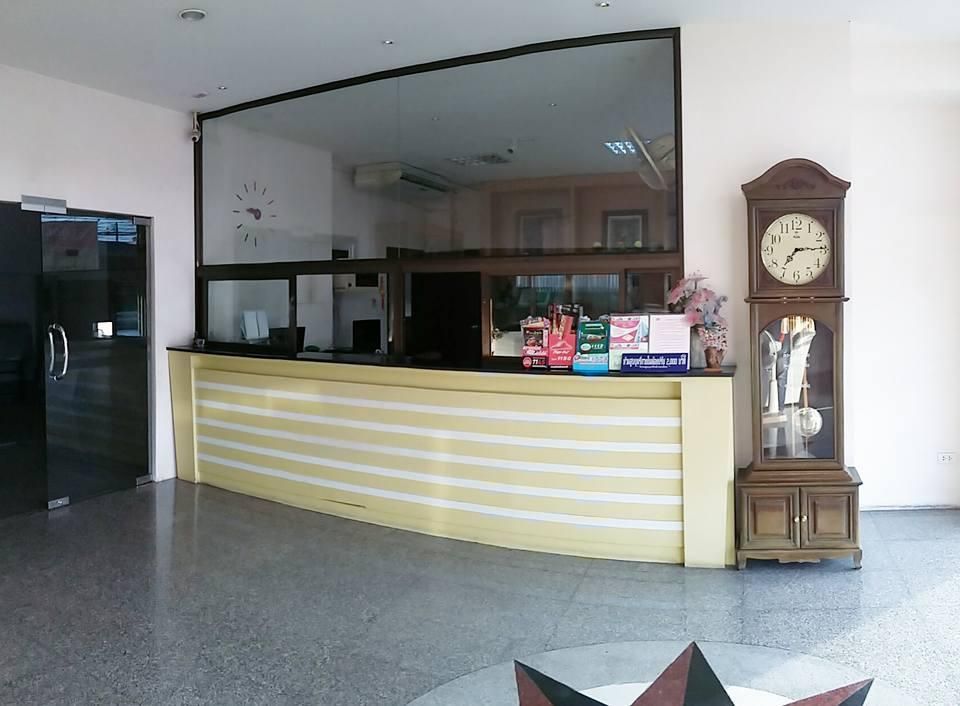 Receptionist