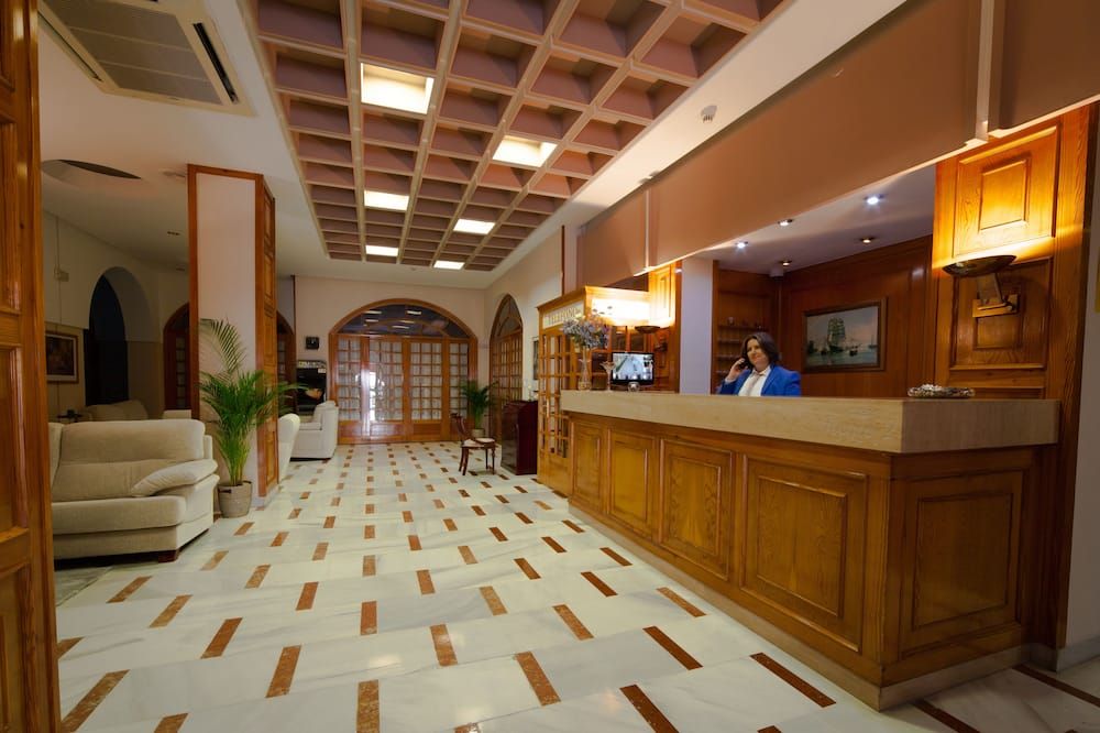 Receptionist
