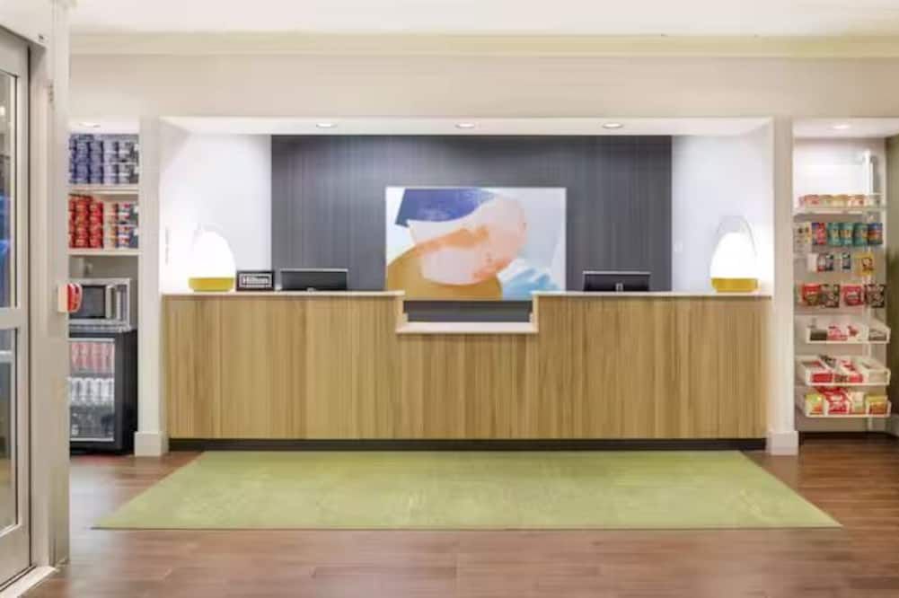 Receptionist
