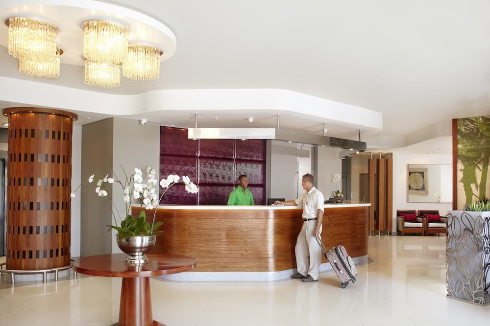 Receptionist