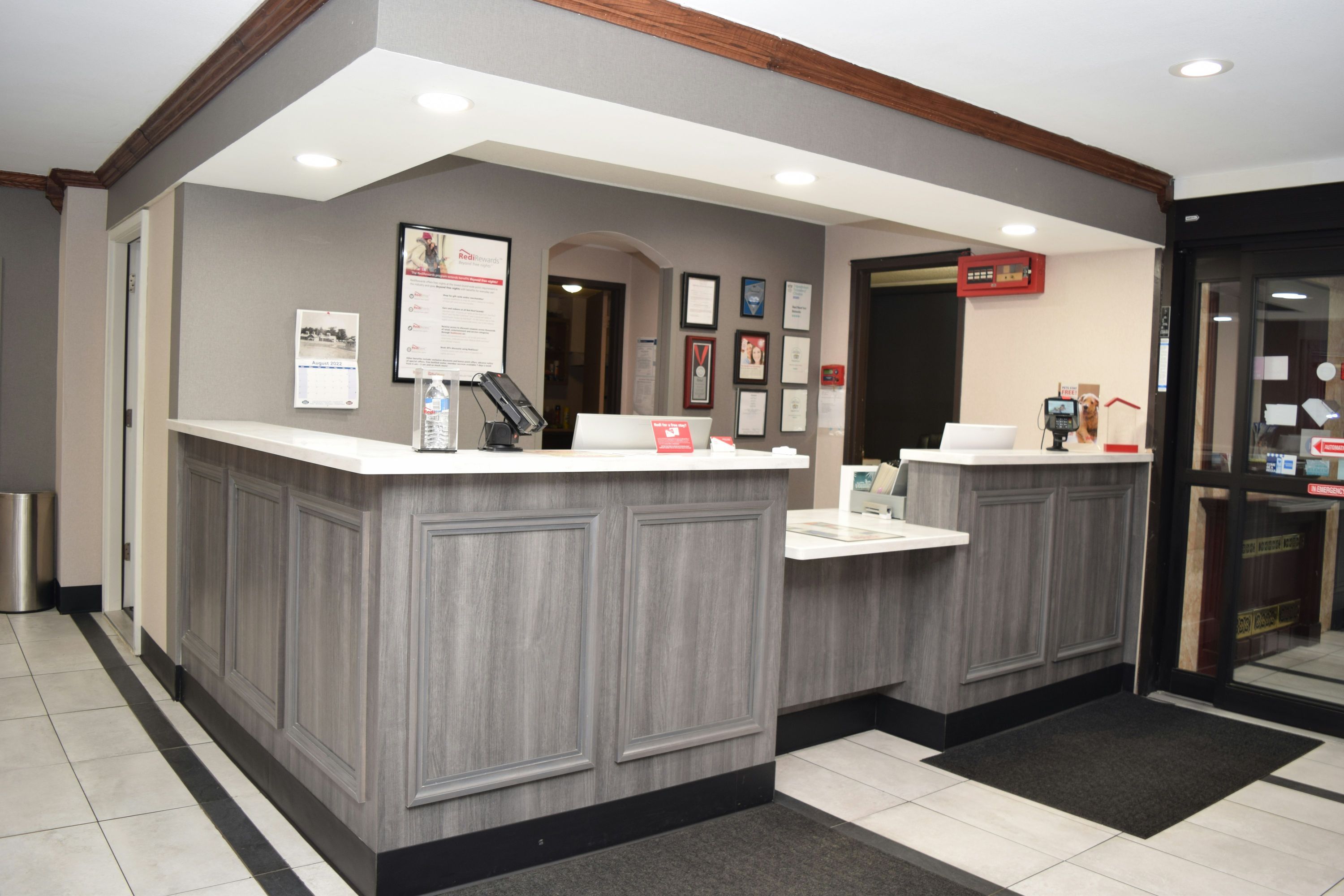 Receptionist