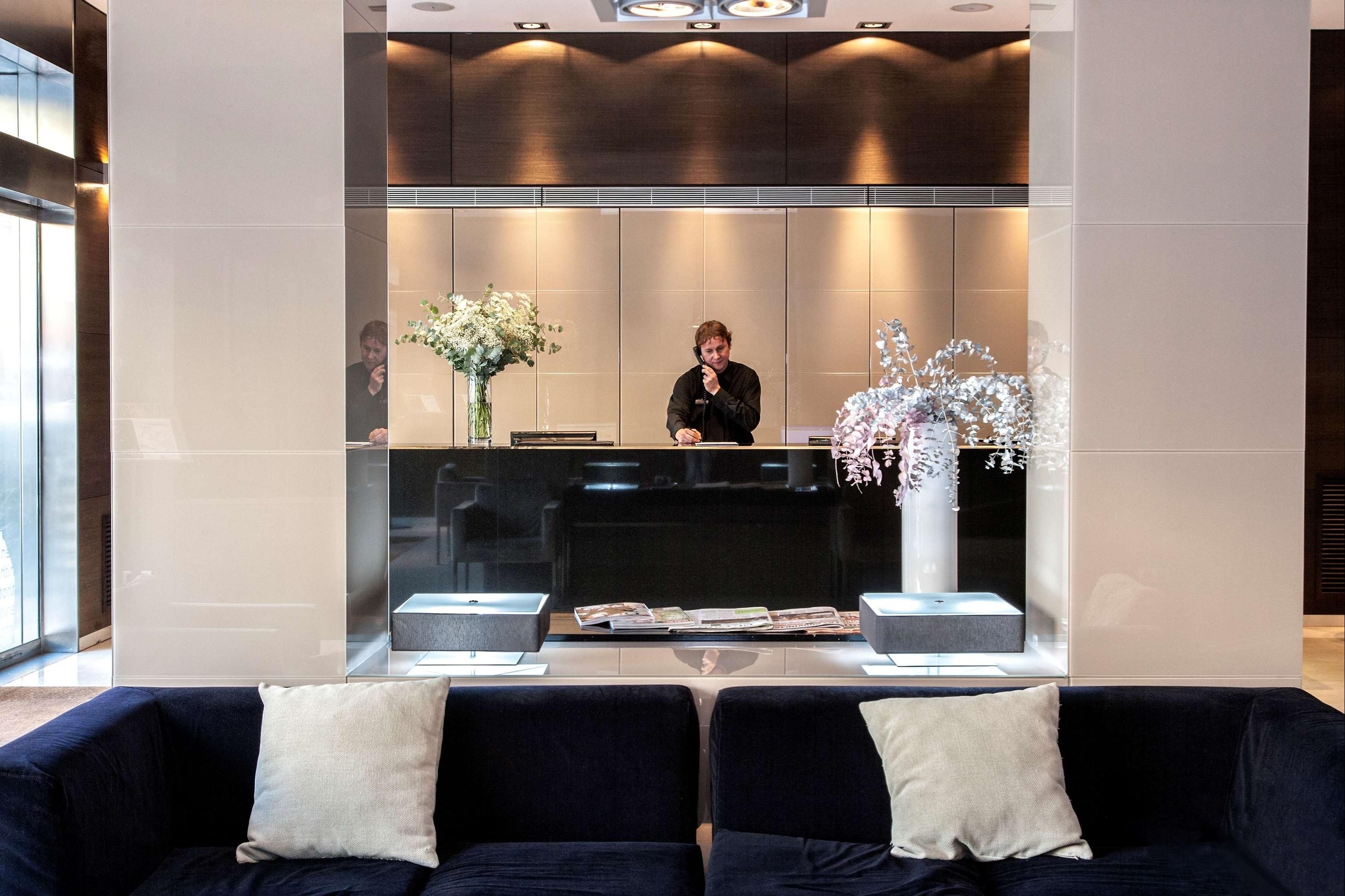 Receptionist