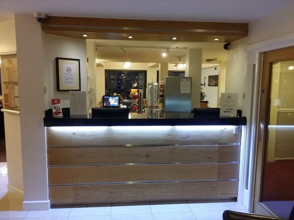 Receptionist
