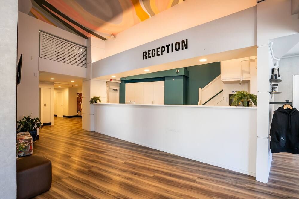 Receptionist