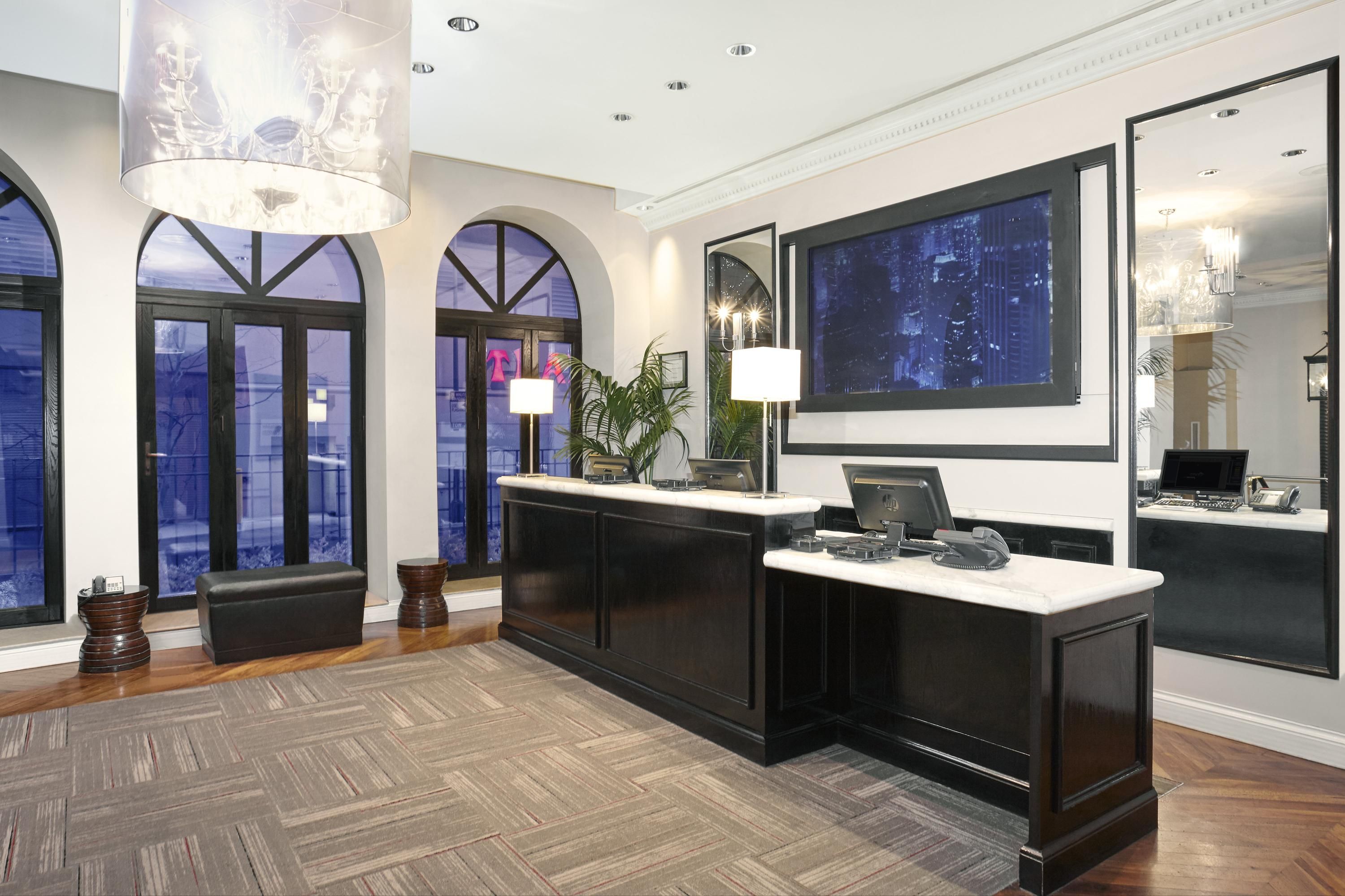 Receptionist