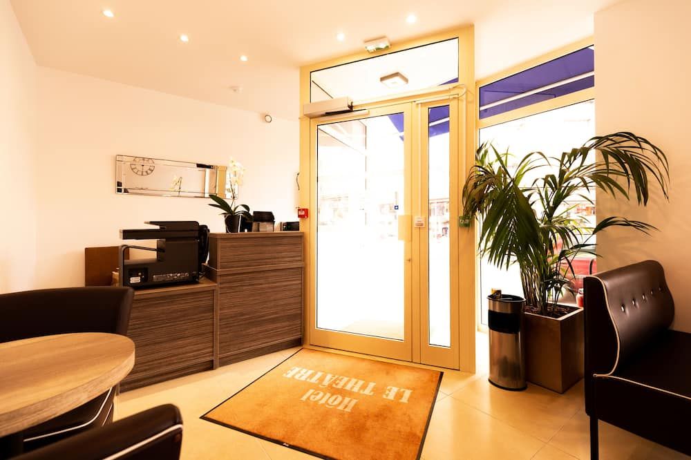 Receptionist