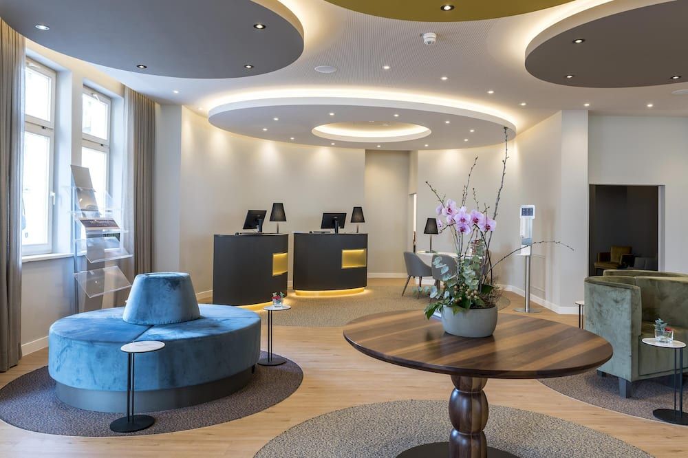 Receptionist