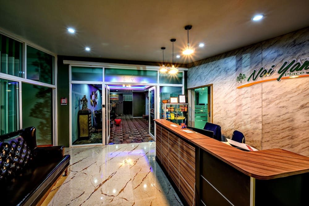 Receptionist