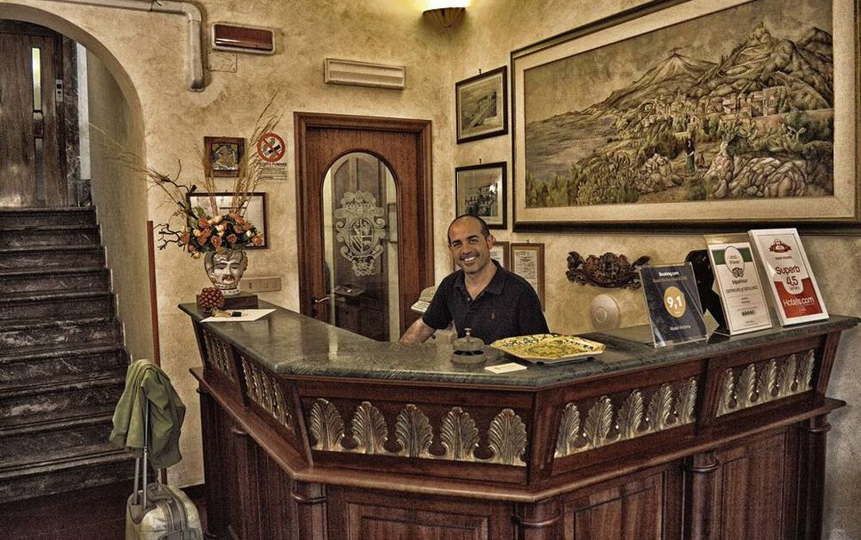 Receptionist Billede