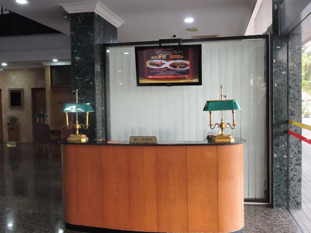 Receptionist