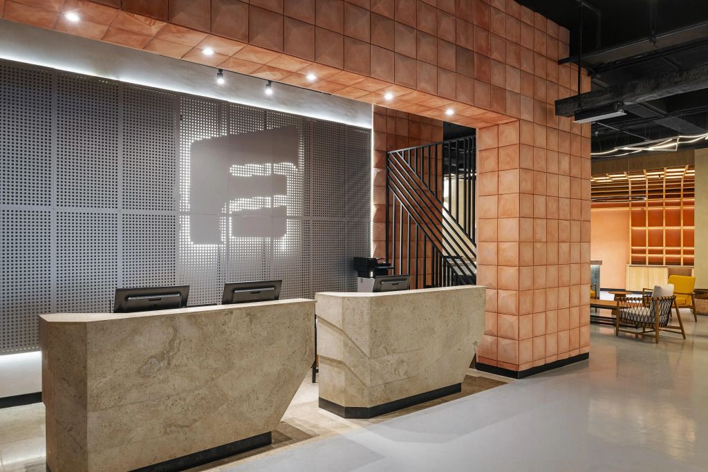Receptionist