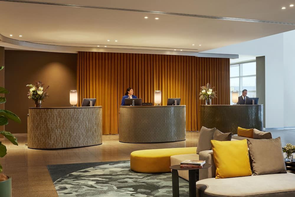 Receptionist