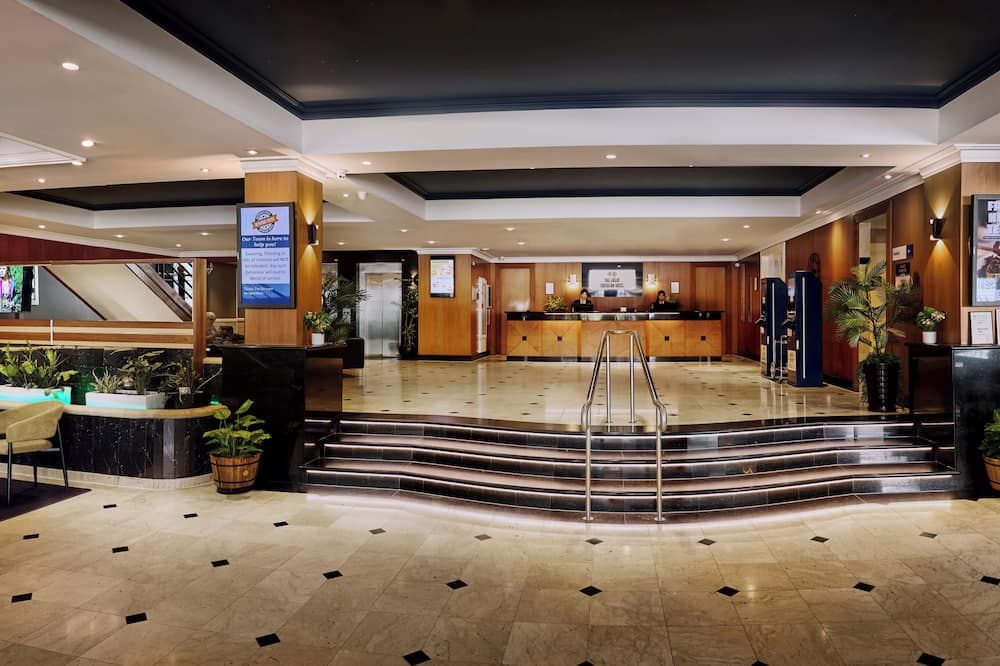 Receptionist