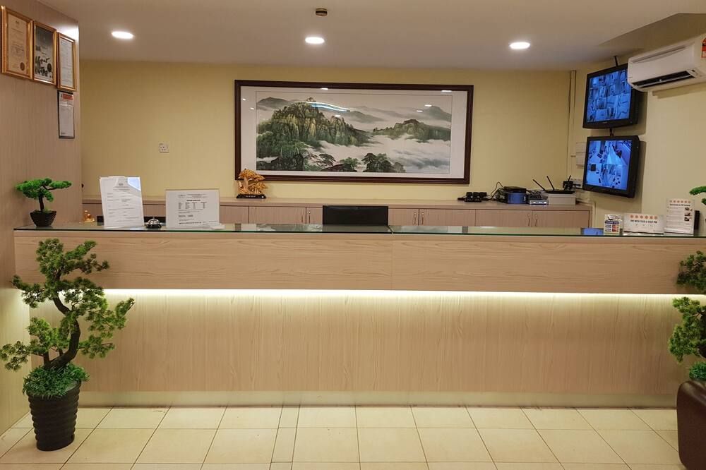 Receptionist