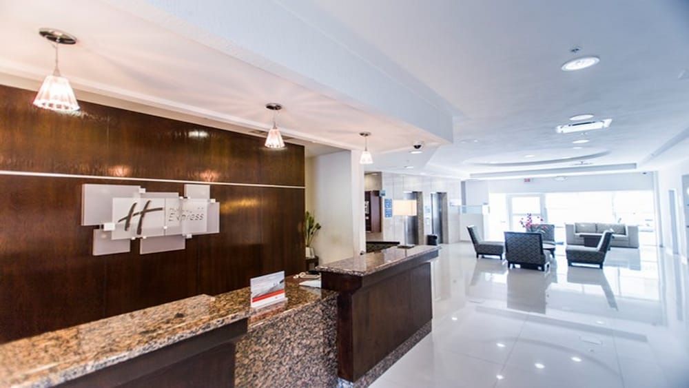 Receptionist