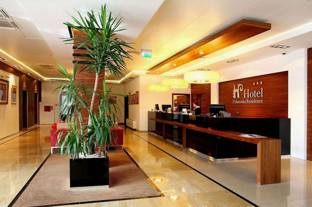 Receptionist